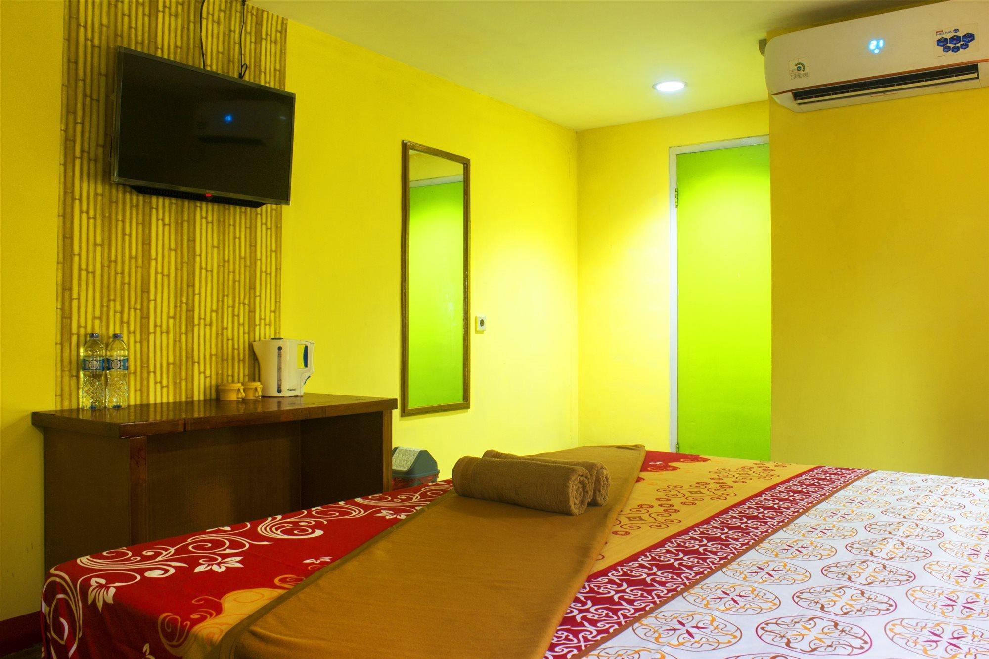 New Priok Indah Syariah Hotel Yakarta Exterior foto